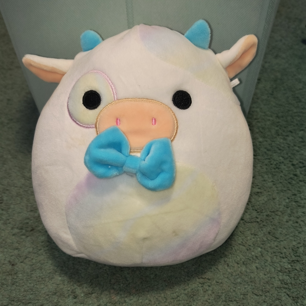 Belozi the cow squishmallow
